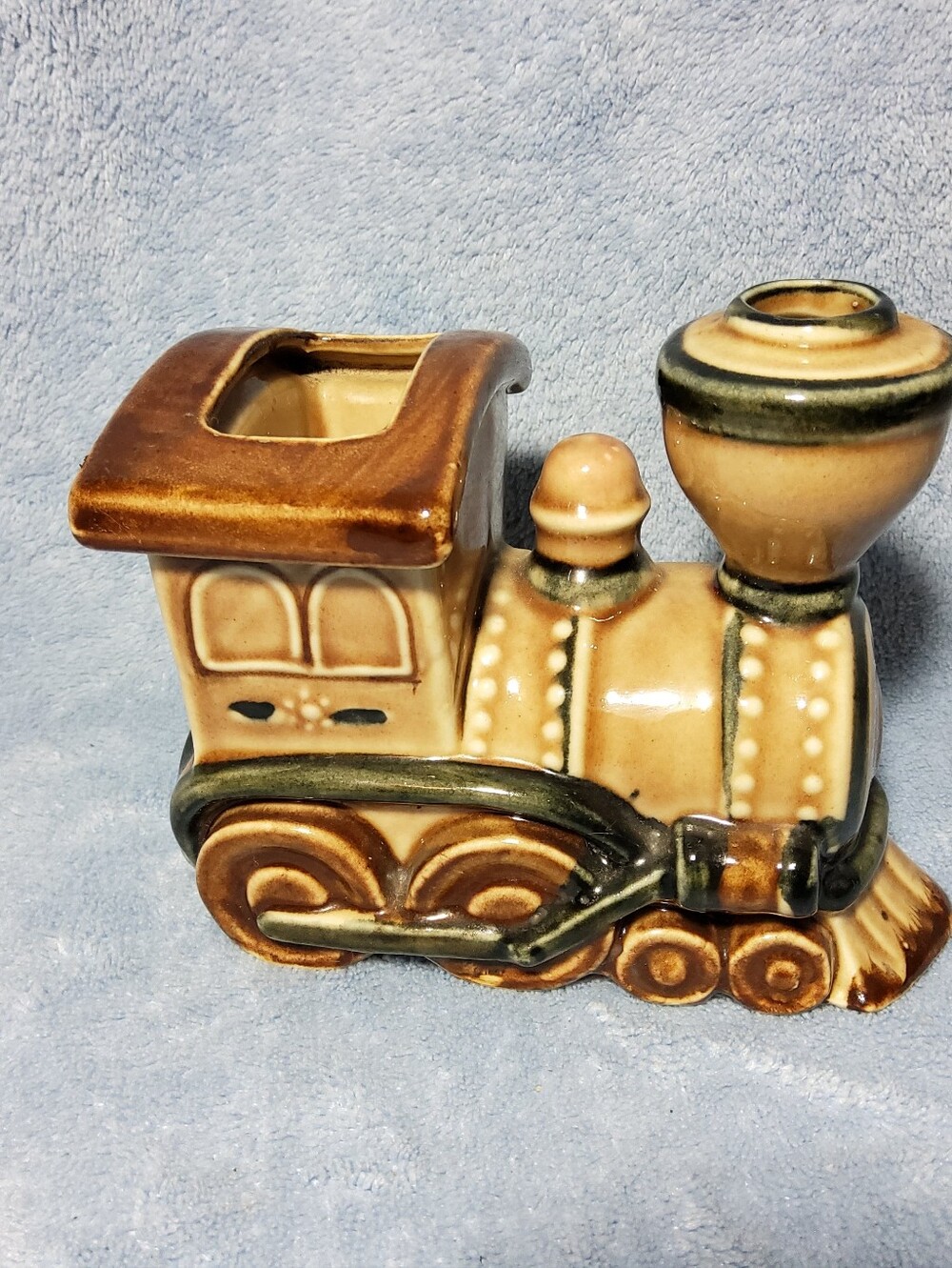 Vintage 1981 Artmark Ceramic Train Engine Planter Or Ashtray & Match Holder